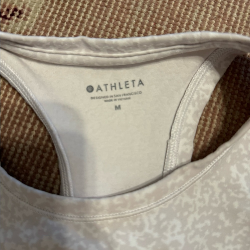 Women’s Athleta tank top - Picture 2 of 3